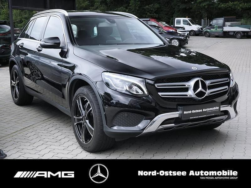 Gebraucht Mercedes GLC250 211 PS (155 kW) 2018 Schwarz unilack schwarz SUV