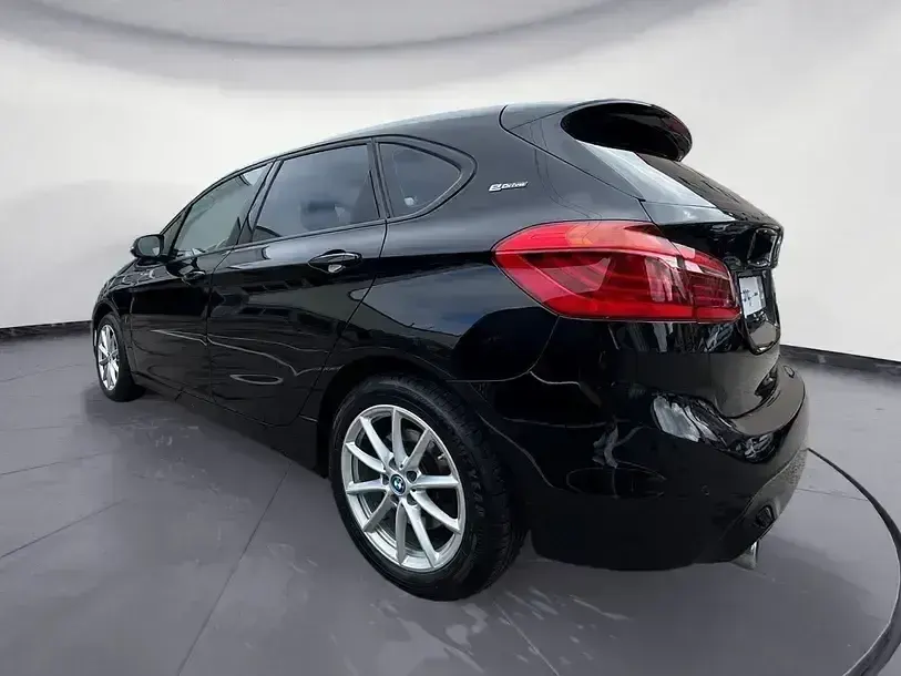 Gebraucht BMW 225 Active Tourer iPerformance 224 PS (164 kW) 2018 Schwarz Van / Kleinbus