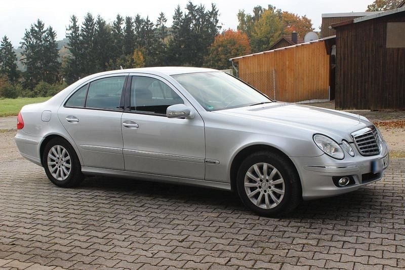 Gebraucht Mercedes E280 Elegance 190 PS (139 kW) 2008 Silber Limousine