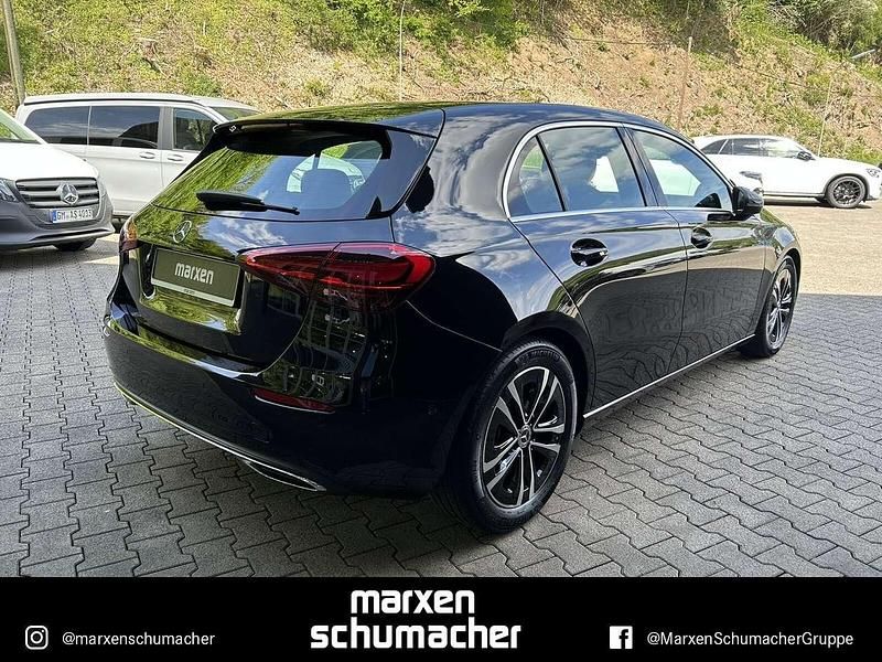 Gebraucht Mercedes A220 190 PS (139 kW) 2024 Lack kosmosschwarz Limousine
