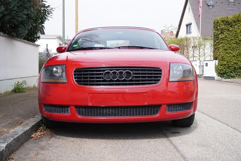 Second-hand Audi TT 180 CP (132 kW) 2002 Roșu Coupe