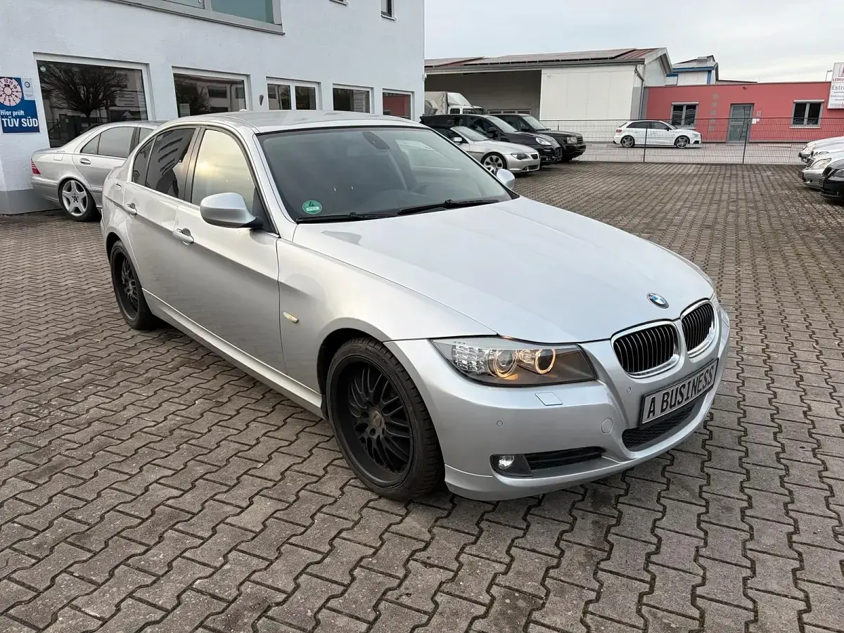 Gebraucht BMW 325 218 PS (160 kW) 2008 Silber Limousine