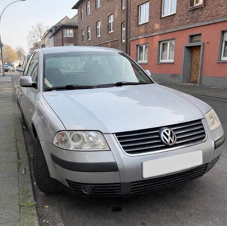 Gebraucht VW Passat 116 PS (85 kW) 2001 Silber Limousine
