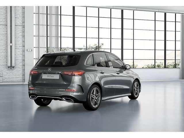 Gebraucht Mercedes B200 AMG 163 PS (119 kW) 2024 Metalliclack mountaingrau (metallic) Van / Kleinbus