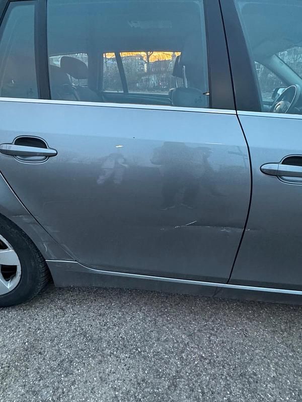 Gebraucht BMW 523 190 PS (139 kW) 2007 Grau Kombi