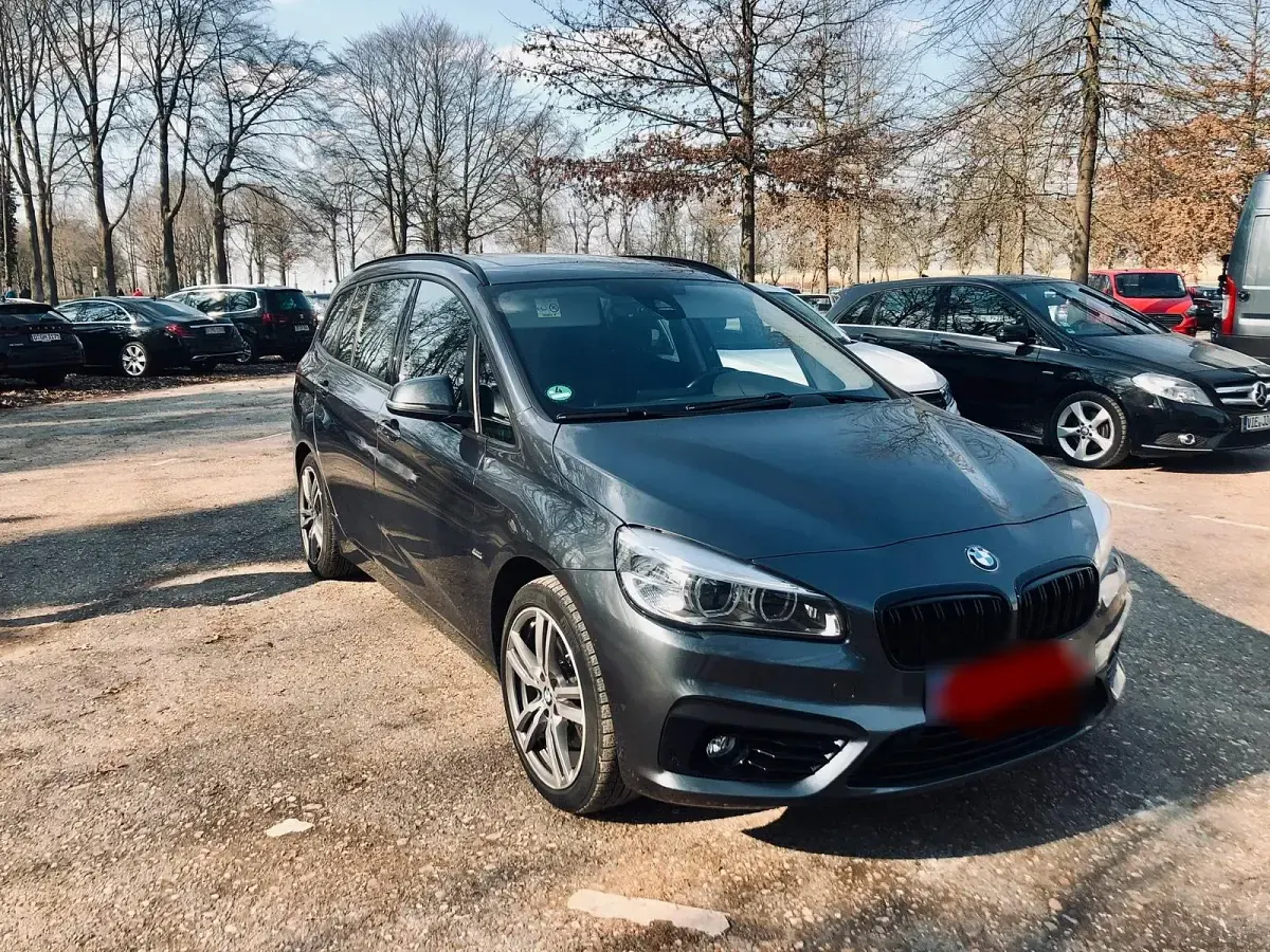Gebraucht BMW 218 Sport Line 150 PS (110 kW) 2015 Grau Kombi