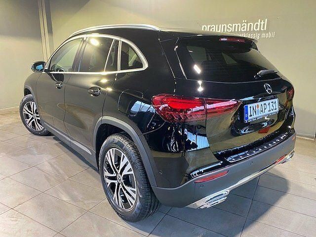 Gebraucht Mercedes GLA200 Progressive 163 PS (119 kW) 2024 Schwarz SUV
