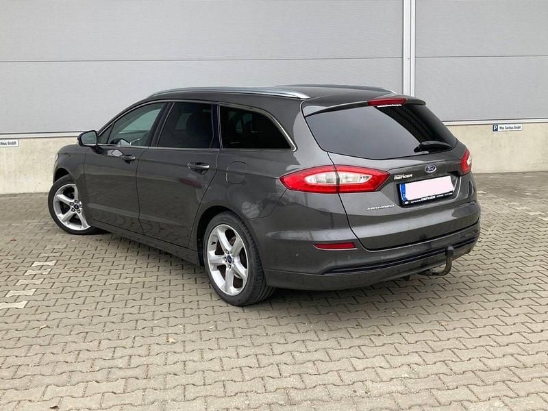 Gebraucht Ford Mondeo Titanium 150 PS (110 kW) 2016 Grau Kombi