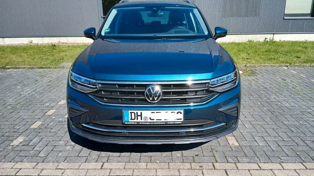 Gebraucht VW Tiguan Life 150 PS (110 kW) 2020 Blau SUV