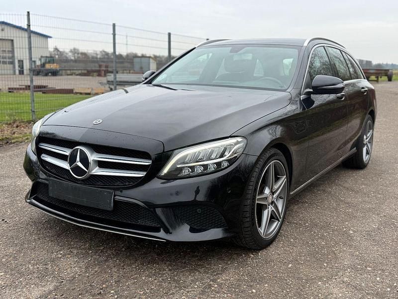Gebraucht Mercedes C220 194 PS (142 kW) 2018 Schwarz Kombi