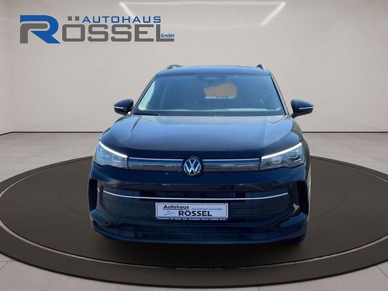 Neu VW Tiguan 150 PS (110 kW) 2026 Grenadillschwarz SUV