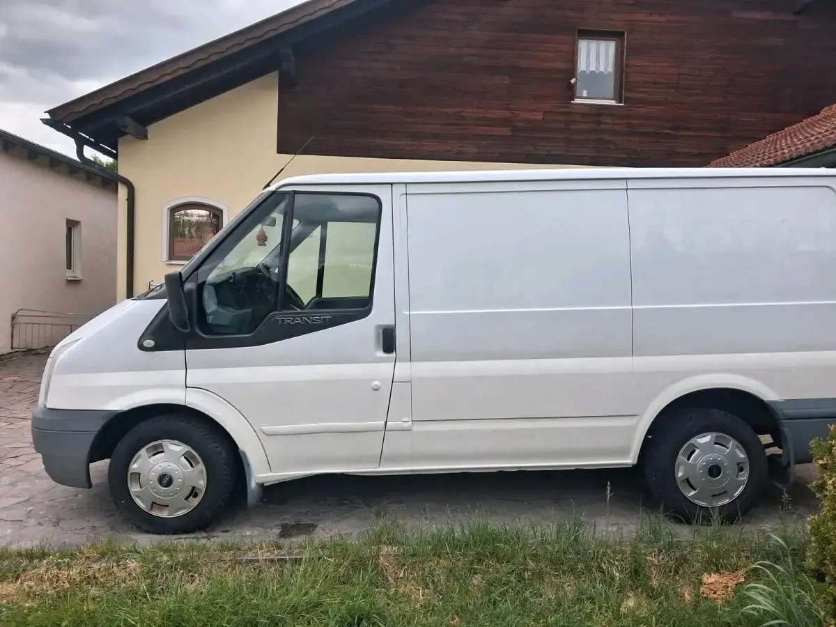 Gebraucht Ford Tourneo 85 PS (62 kW) 2010 Weiß Van / Kleinbus