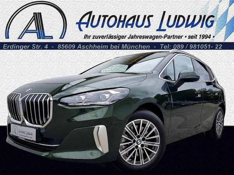 Grün Gebraucht 2023 BMW 223 Active Tourer Luxury Line Van / Kleinbus | 39.950 € (Fairer Preis) - Bild 1/4
