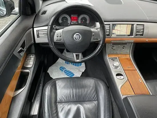 Gebraucht Jaguar XF Luxury 241 PS (177 kW) 2011 Ebony black Limousine