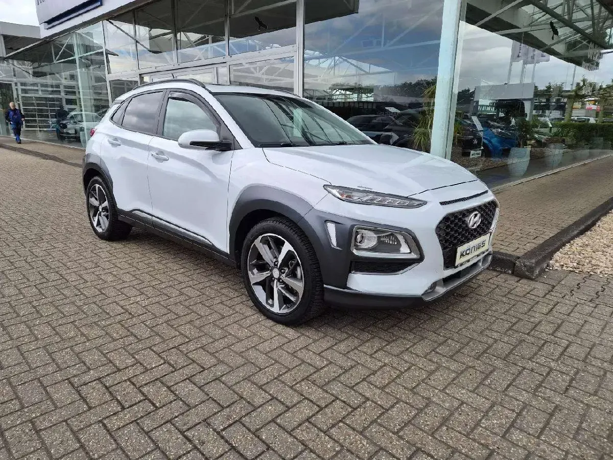 Gebraucht Hyundai Kona Premium 177 PS (130 kW) 2018 Chalk white / met SUV