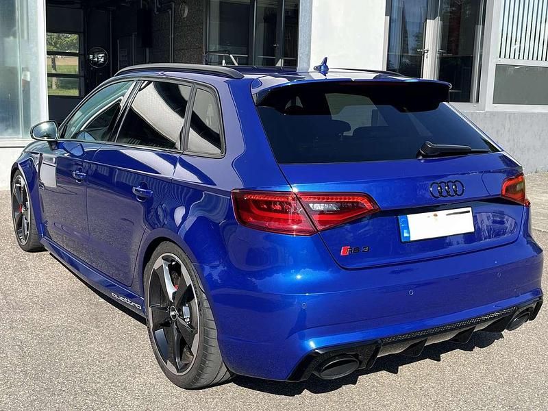 Gebraucht Audi RS3 Comfort 367 PS (269 kW) 2015 Blau Limousine