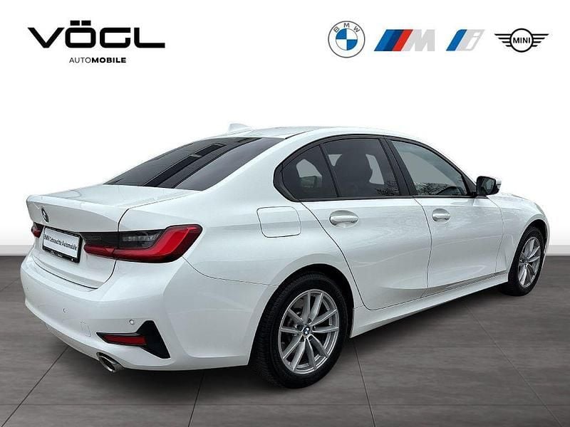 Używany BMW 330 265 KM (194 kW) 2020 Biały Sedan/Limuzyna