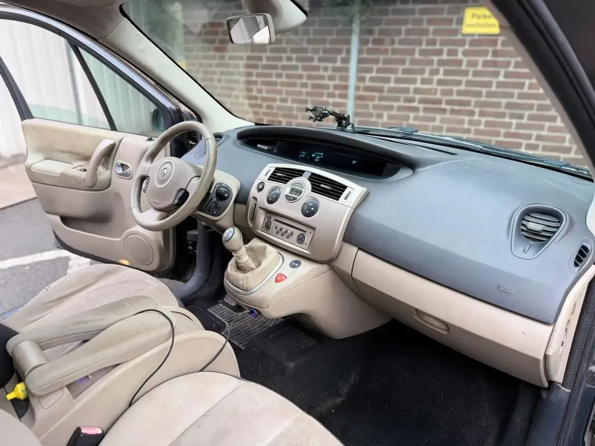 Gebraucht Renault Scénic III 106 PS (77 kW) 2009 Grau Van / Kleinbus