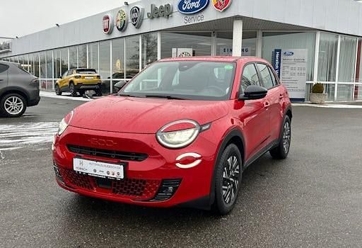 Gebraucht Fiat 600E Red 114 kW (156 PS) 2024 Rot SUV