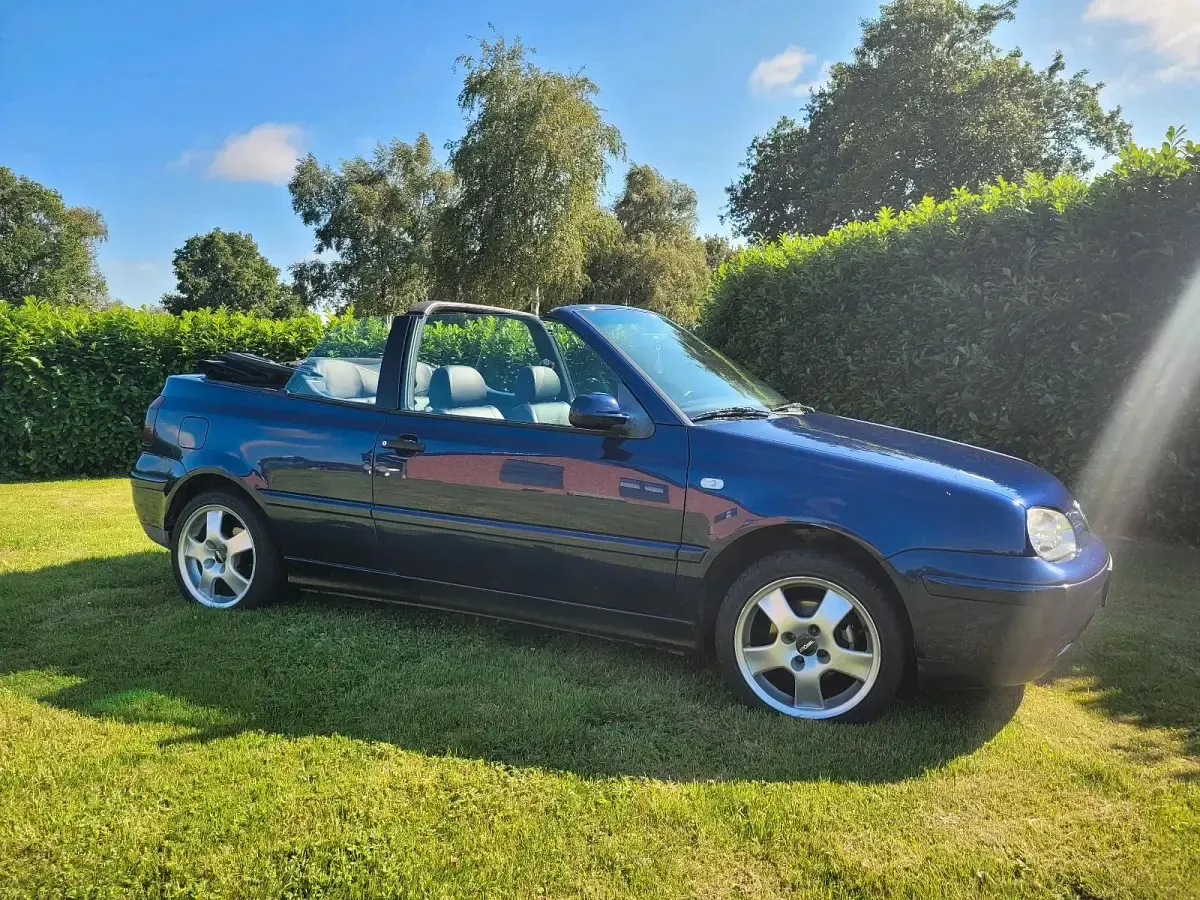 Gebraucht VW Golf Cabriolet 115 PS (84 kW) 2002 Blau Cabrio