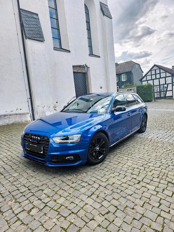Blau Gebraucht 2015 Audi A4 S-Line Kombi | 15.499 € (Fairer Preis) - Bild 1/4