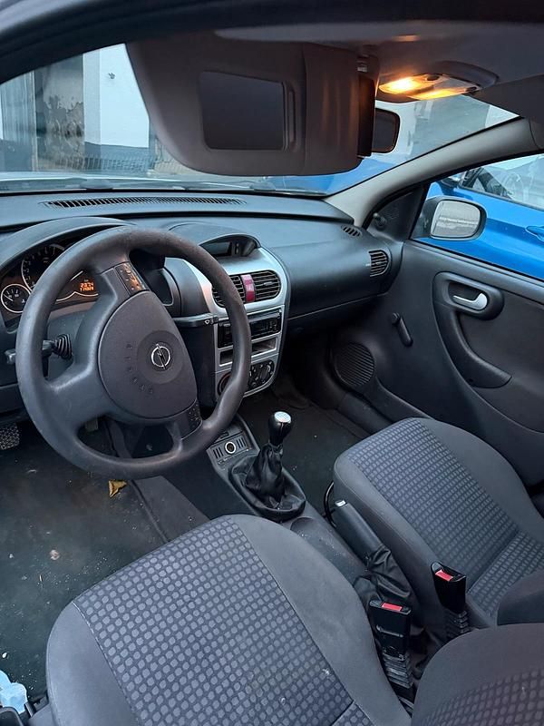 Gebraucht Opel Corsa 75 PS (55 kW) 2003 Silber Kleinwagen