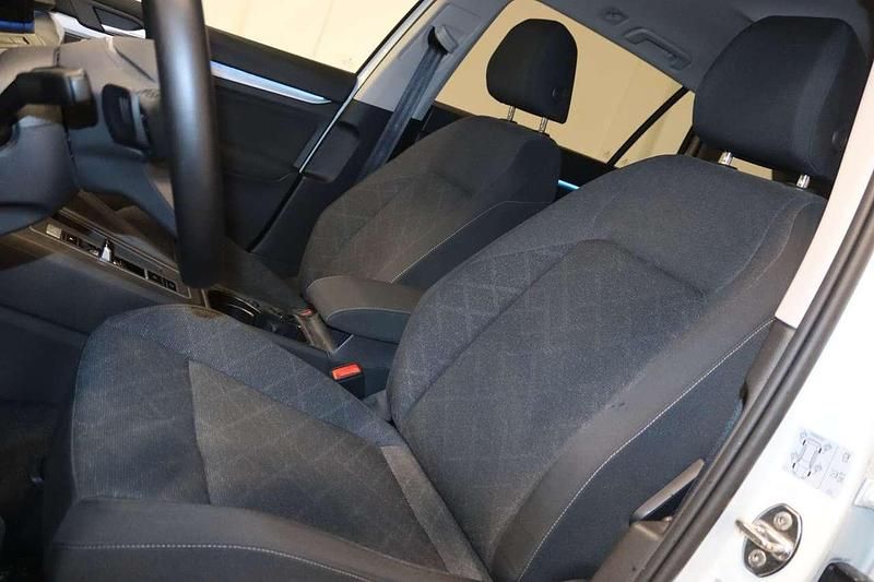 Gebraucht VW Golf VIII Life 150 PS (110 kW) 2021 Weiß Kombi