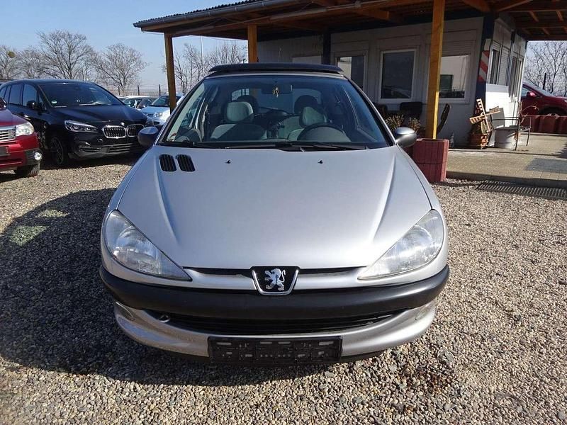Gebraucht Peugeot 206 75 PS (55 kW) 1999 Silber Kleinwagen