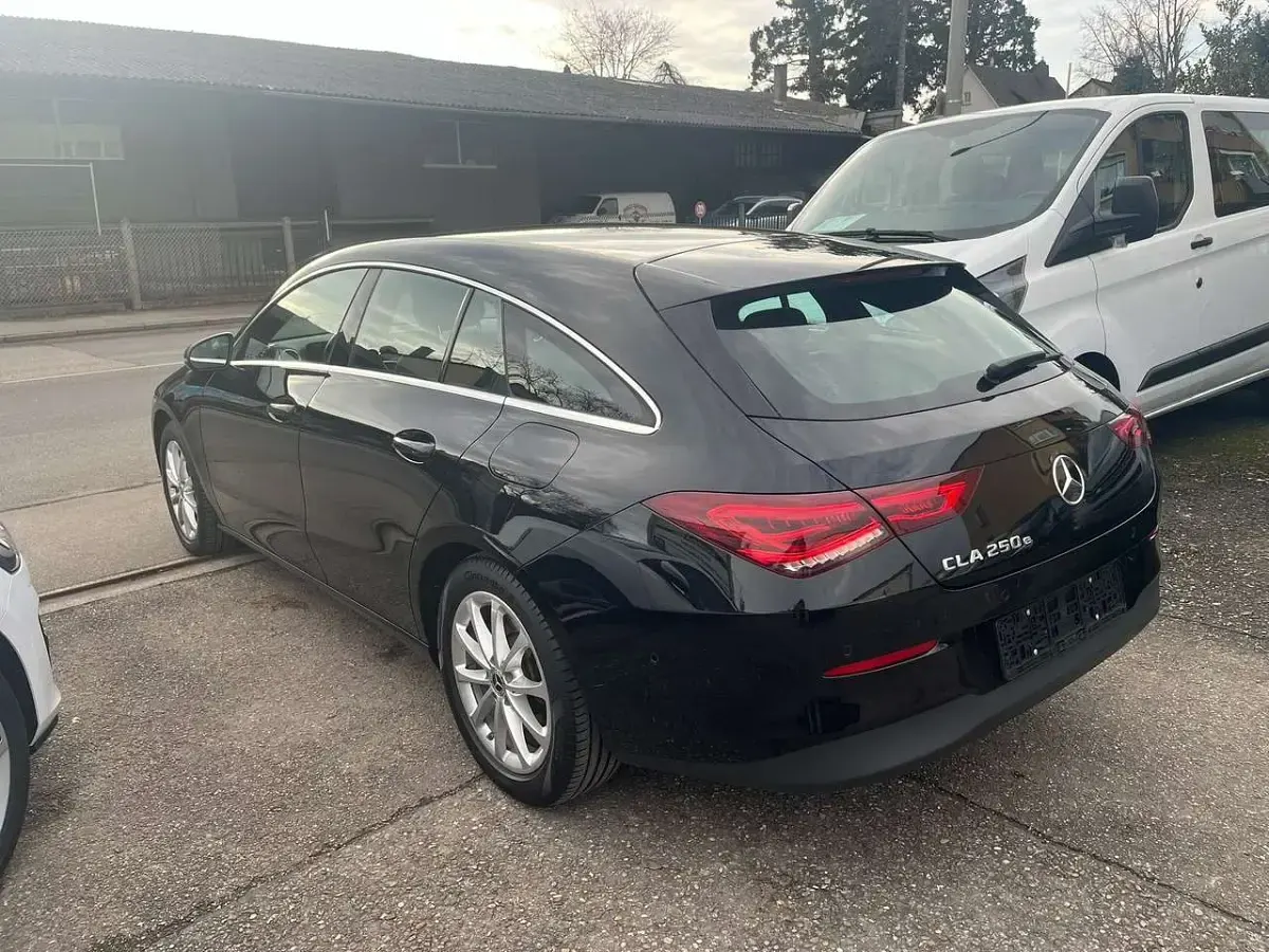 Gebraucht Mercedes CLA250 160 PS (117 kW) 2022 Schwarz Limousine