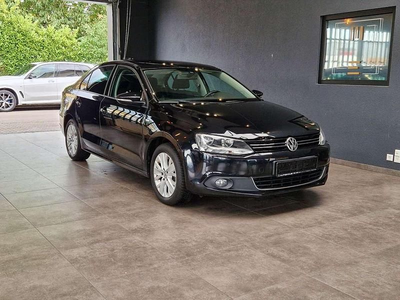 Schwarz Gebraucht 2014 VW Jetta Life Limousine | 4.899 € (Superpreis) - Bild 1/2