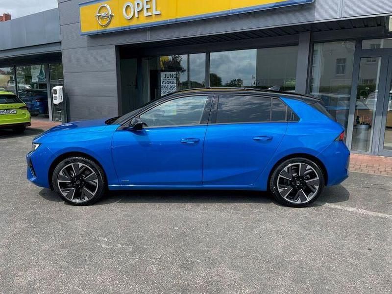 Gebraucht Opel Astra 114 kW (156 PS) 2023 Kobalt blau metallic Limousine