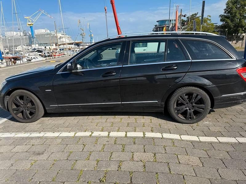 Gebraucht Mercedes C220 170 PS (125 kW) 2008 Schwarz Kombi