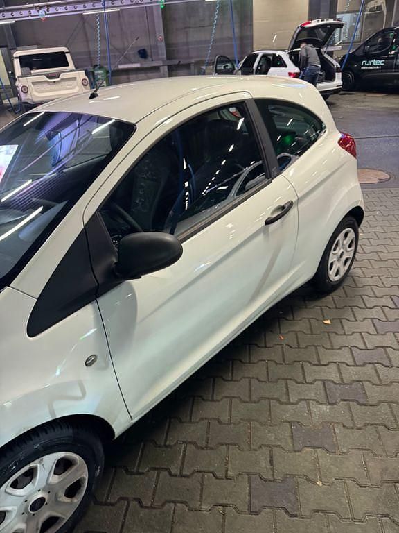 Gebraucht Ford Ka Trend 69 PS (50 kW) 2010 Weiß Kleinwagen