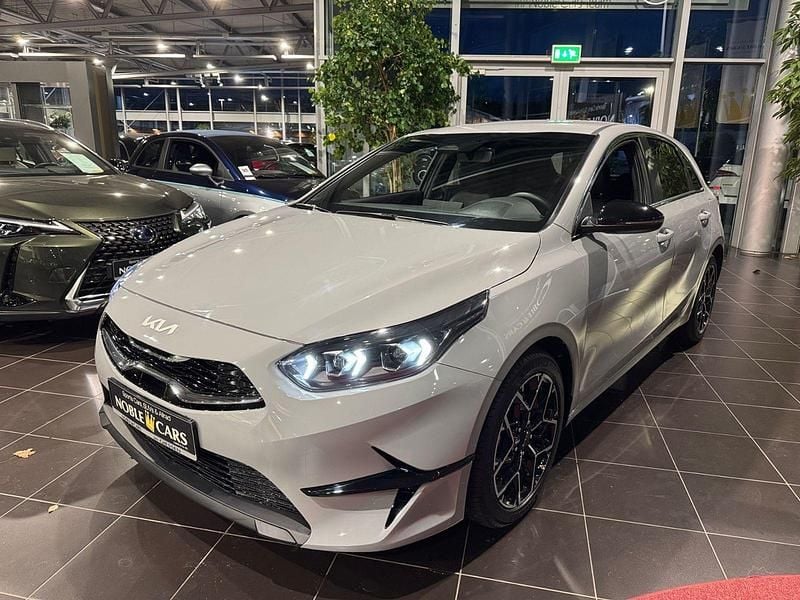 Gebraucht Kia Ceed 101 PS (74 kW) 2025 Grau Kleinwagen