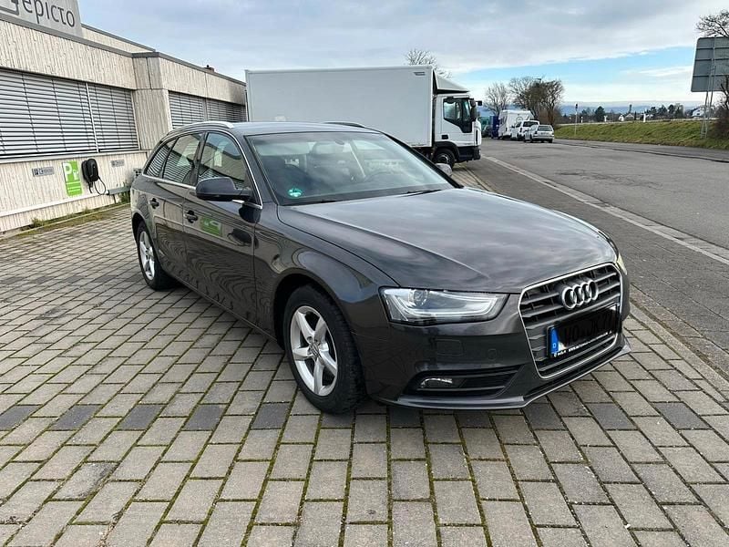 Grau Gebraucht 2012 Audi A4 Kombi | 7.500 € (Fairer Preis) - Bild 1/4
