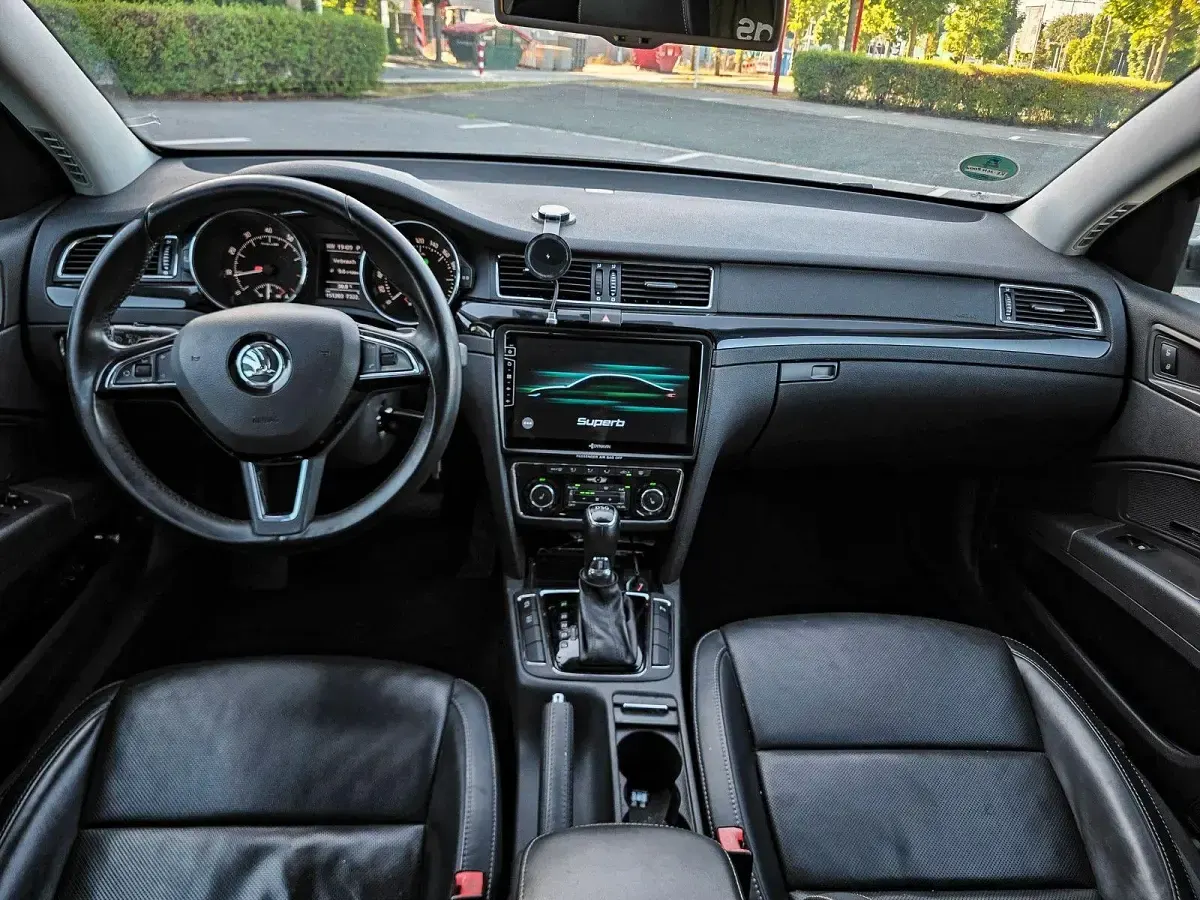 Gebraucht Skoda Superb Elegance 200 PS (147 kW) 2014 Braun Limousine