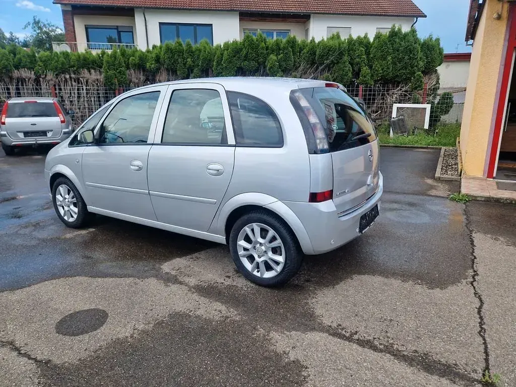 Gebraucht Opel Meriva 105 PS (77 kW) 2007 Silber Van / Kleinbus