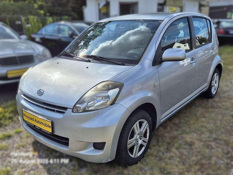 Grau Gebraucht 2008 Daihatsu Sirion Kleinwagen | 1.800 € (Fairer Preis) - Bild 1/3