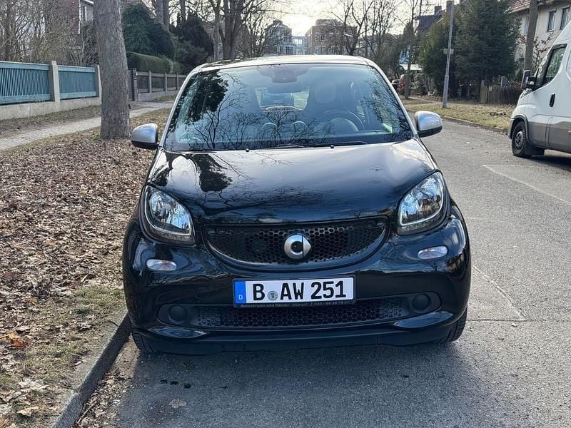 Gebraucht Smart ForFour Passion 71 PS (52 kW) 2015 Schwarz Kleinwagen