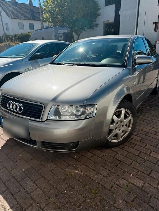 Silber Gebraucht 2004 Audi A4 Limousine | 1.890 € (Fairer Preis) - Bild 1/4