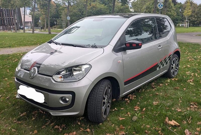 Silber Gebraucht 2014 VW up! Cup Kleinwagen | 6.950 € (Fairer Preis) - Bild 1/4