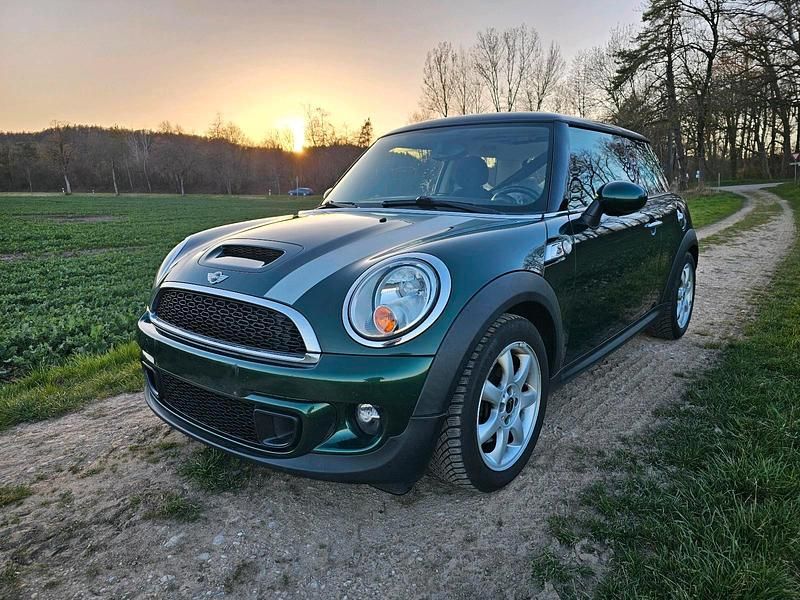 Grün Gebraucht 2011 Mini Cooper S Kleinwagen | 3.999 € (Superpreis) - Bild 1/4