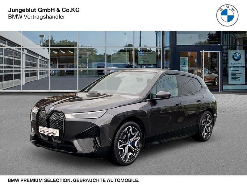 Grau Gebraucht 2022 BMW iX Sport Line SUV | 42.610 € (Etwas zu teuer) - Bild 1/3
