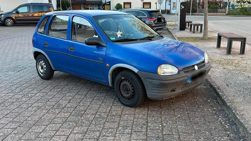 Second-hand Opel Corsa 45 CP (33 kW) 1995 Albastru Hatchback