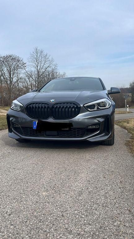 Gebraucht BMW 118 Performance 140 PS (102 kW) 2019 Grau Kleinwagen