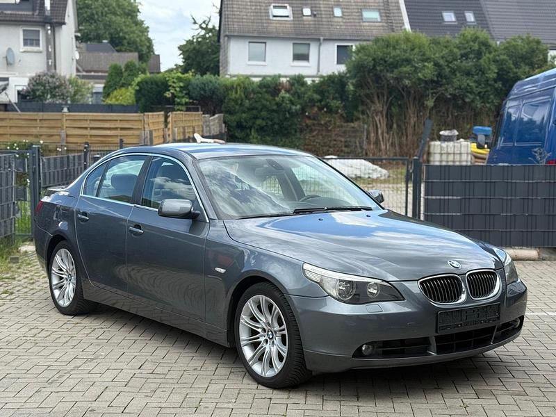 Gebraucht BMW 525 197 PS (144 kW) 2005 Grau Limousine