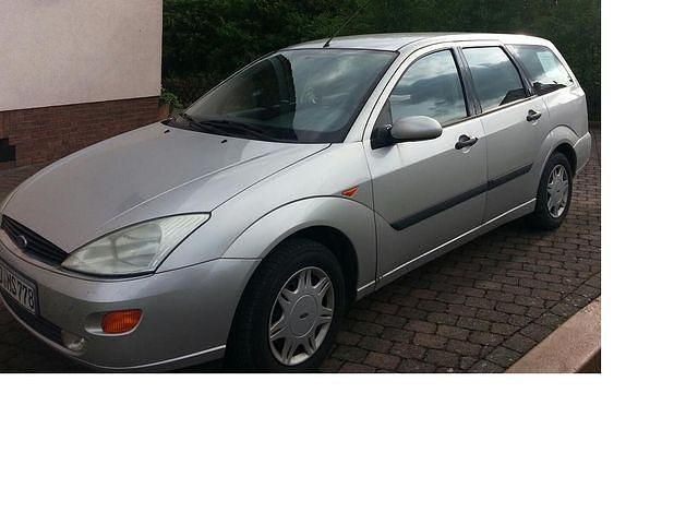Gebraucht Ford Focus Ghia 116 PS (85 kW) 1999 Silber metallic Kombi