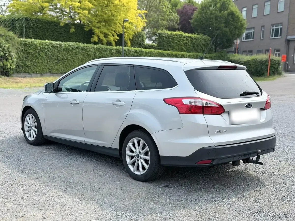 Używany Ford Focus Titanium 115 KM (84 kW) 2011 Srebrny Kombi