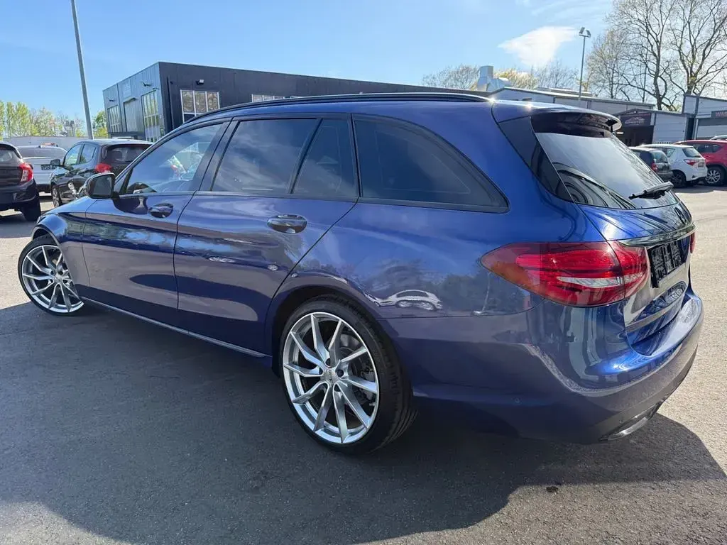 Gebraucht Mercedes C250 204 PS (150 kW) 2018 Blau Limousine