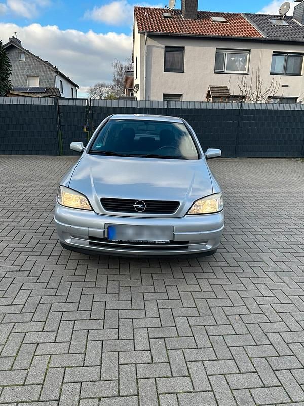 Gebraucht Opel Astra 100 PS (73 kW) 1999 Silber Limousine